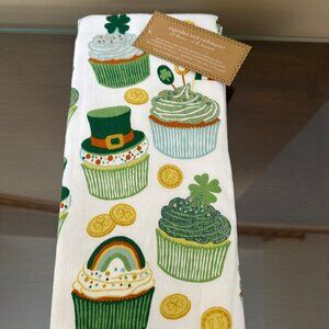 Cupcakes and Cashmere Kitchen Towels St. Patrick's Day- Cupcakes, Gold Coins NWT